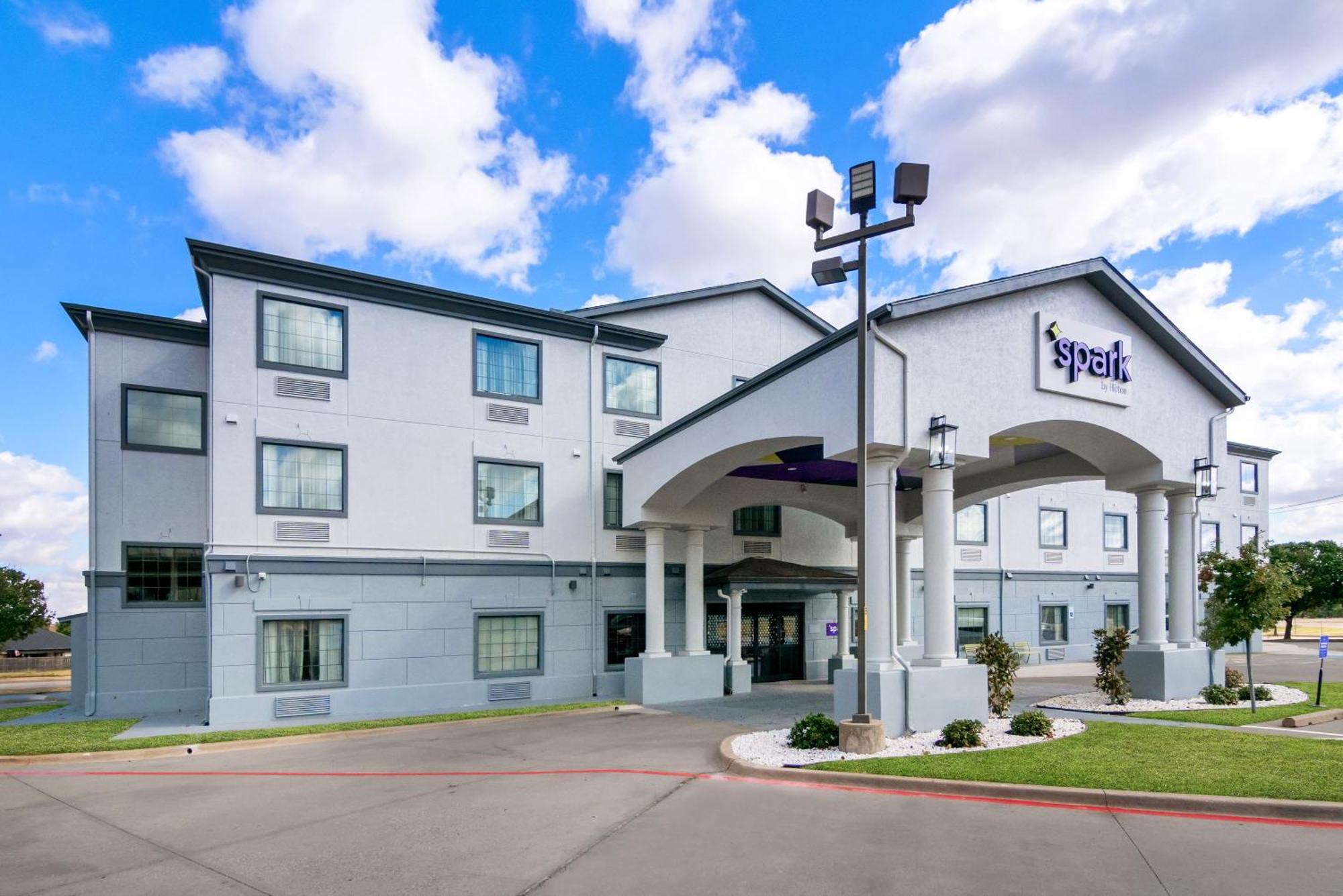 Spark By Hilton Wichita Falls Luaran gambar