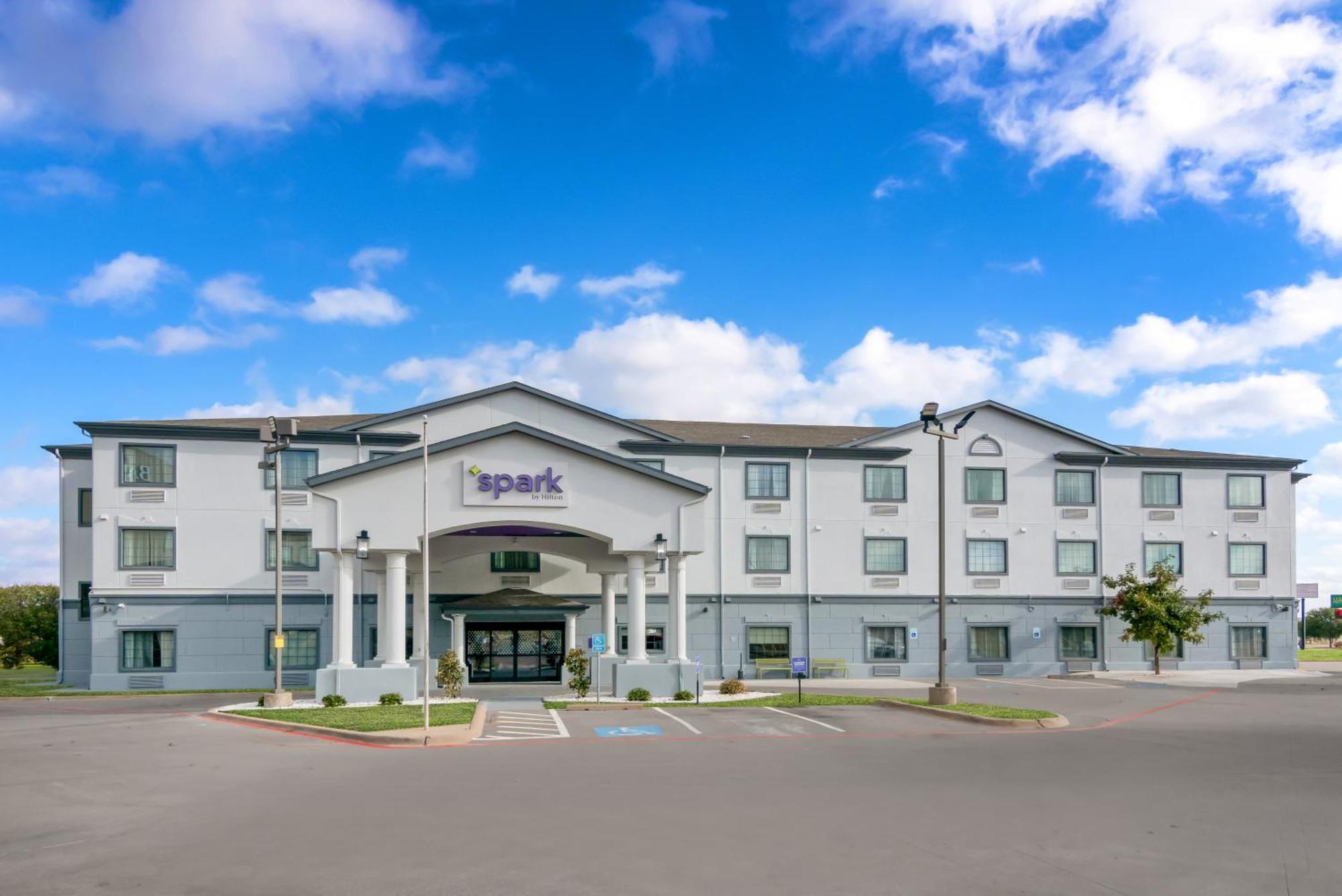 Spark By Hilton Wichita Falls Luaran gambar